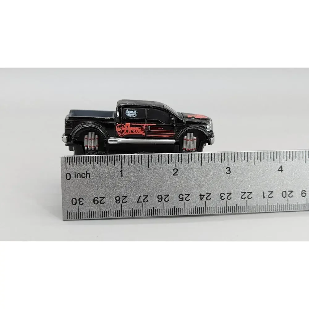 Maisto Diecast 4x4 Monster Trucks Black Road to the Grave & Red Dirt Demons 1/64